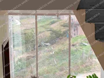 Venta de Casa de 3 Pisos Sector La Campiña, Turunuma, Loja