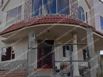 Venta de Casa de 3 Pisos Sector La Campiña, Turunuma, Loja