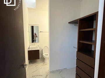 Estrena casa con acabados de lujo y alberca al norte de Mérida
