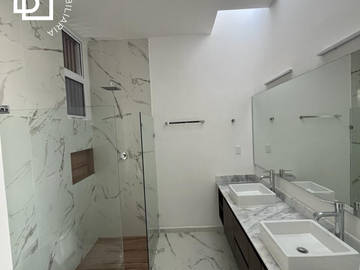 Estrena casa con acabados de lujo y alberca al norte de Mérida