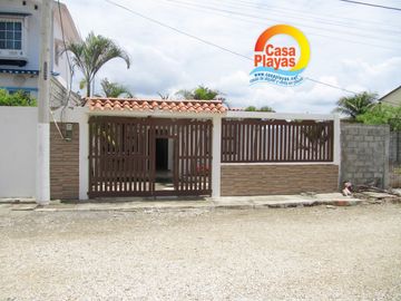 Casa de Venta en Playas, via a Data, ciudadela cerrada con salida al mar