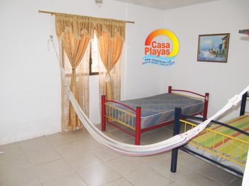 Casa de Venta en Playas, via a Data, ciudadela cerrada con salida al mar