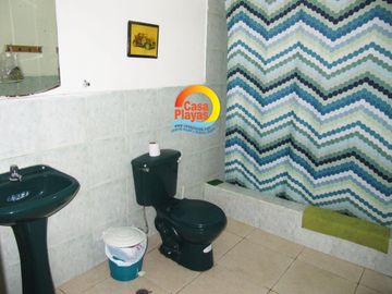 Casa de Venta en Playas, via a Data, ciudadela cerrada con salida al mar