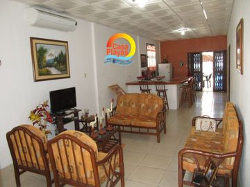 Casa de Venta en Playas, via a Data, ciudadela cerrada con salida al mar