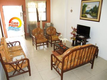Casa de Venta en Playas, via a Data, ciudadela cerrada con salida al mar