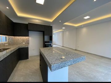 CASA DE ESTRENO EN VENTA EN TERRANOSTRA (VÍA A LA COSTA)