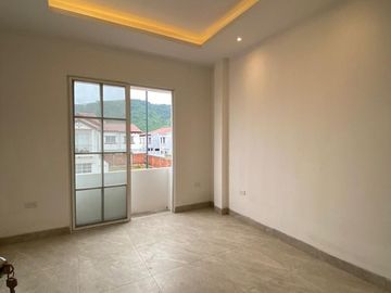 CASA DE ESTRENO EN VENTA EN TERRANOSTRA (VÍA A LA COSTA)