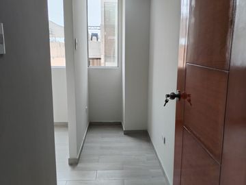 Moderno Departamento frente a Parque, 3 Habitaciones en Los Olivos