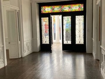Vendo espectacular e histórica casona en Barranco Monumental - Palacete Sousa - con 2,040 m2 de área libre para construir un proyecto importante