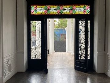 Vendo espectacular e histórica casona en Barranco Monumental - Palacete Sousa - con 2,040 m2 de área libre para construir un proyecto importante