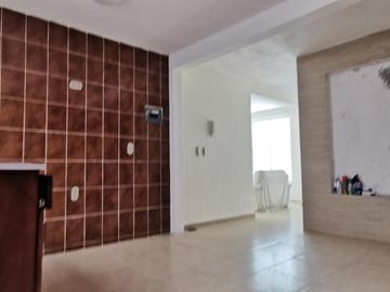 Casa en Plutarco Elias Calles, 3 Pisos, 4 Recámaras, 3 Baños, Pachuca, Hidalgo.