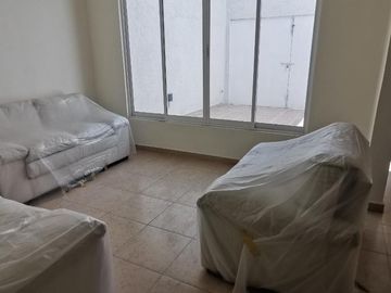 Casa en Plutarco Elias Calles, 3 Pisos, 4 Recámaras, 3 Baños, Pachuca, Hidalgo.