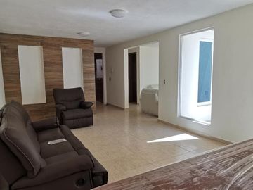 Casa en Plutarco Elias Calles, 3 Pisos, 4 Recámaras, 3 Baños, Pachuca, Hidalgo.
