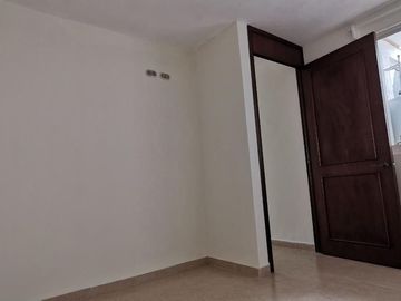 Casa en Plutarco Elias Calles, 3 Pisos, 4 Recámaras, 3 Baños, Pachuca, Hidalgo.