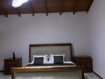 CASA DE VENTA EN LA VIÑA TUMBACO