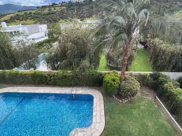 CASA DE VENTA EN LA VIÑA TUMBACO