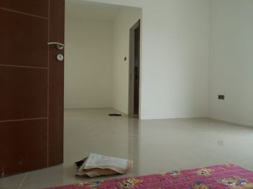 Dijual Rumah  Royal Residence cluster Winchester