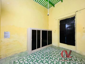 CASA PARA RENOVAR EN EL CORAZON DEL CENTRO DE MERIDA