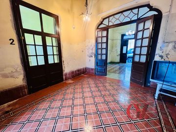 CASA PARA RENOVAR EN EL CORAZON DEL CENTRO DE MERIDA