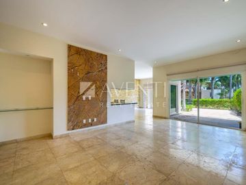 Casa en Venta, Isla Dorada Residencial, Cancún Quintana Roo.