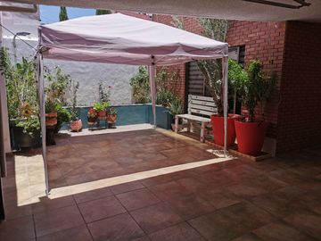 CASA EN VENTA EN FRACC. LOMA ALTA, SLP. EXCELENTES ACABADOS.