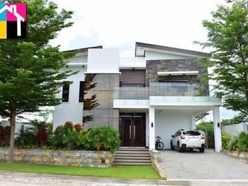 modern house with 6 bedroom plus swimming pool in amara subdivision