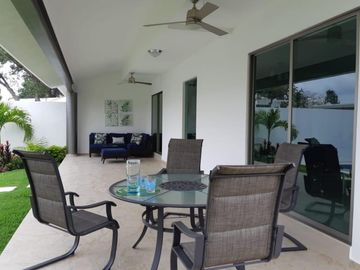 Casa de fácil acceso a 2 minutos del tec de monterrey a 15 de Cuernavaca Morelos