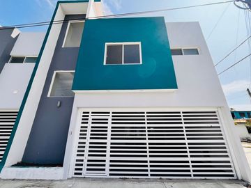 Casa en Venta en Veracruz en Esquina Col. López Meteos Veracruz.