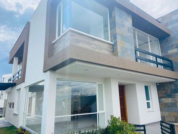 CASAS DE VENTA EN PLANOS SECTOR NAYÓN