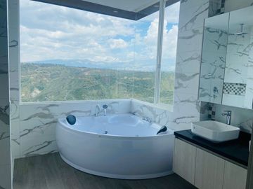 CASAS DE VENTA EN PLANOS SECTOR NAYÓN