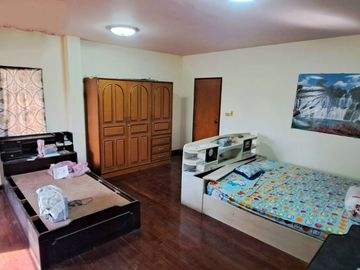 Large house in Kritsada Nakhon Village 25 near Thanon Golf View and Sports Club.