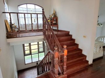 Large house in Kritsada Nakhon Village 25 near Thanon Golf View and Sports Club.