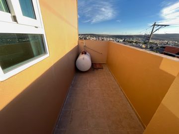 Venta de Casa en Zacatecas, Colinas del Padre, Tu próximo hogar renovado, con protecciones y alarma, 3 habitaciones, 1 Estudio-Gimnasio, 1 oficina, 2 