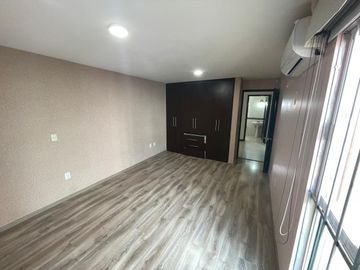 Venta de Casa en Zacatecas, Colinas del Padre, Tu próximo hogar renovado, con protecciones y alarma, 3 habitaciones, 1 Estudio-Gimnasio, 1 oficina, 2 