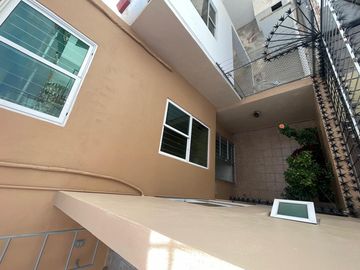 Venta de Casa en Zacatecas, Colinas del Padre, Tu próximo hogar renovado, con protecciones y alarma, 3 habitaciones, 1 Estudio-Gimnasio, 1 oficina, 2 
