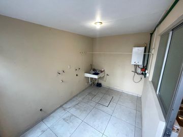 Venta de Casa en Zacatecas, Colinas del Padre, Tu próximo hogar renovado, con protecciones y alarma, 3 habitaciones, 1 Estudio-Gimnasio, 1 oficina, 2 