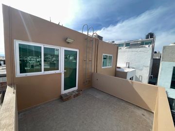 Venta de Casa en Zacatecas, Colinas del Padre, Tu próximo hogar renovado, con protecciones y alarma, 3 habitaciones, 1 Estudio-Gimnasio, 1 oficina, 2 