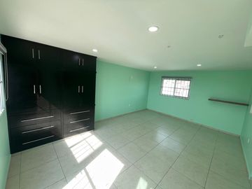 Venta de Casa en Zacatecas, Colinas del Padre, Tu próximo hogar renovado, con protecciones y alarma, 3 habitaciones, 1 Estudio-Gimnasio, 1 oficina, 2 