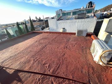 Venta de Casa en Zacatecas, Colinas del Padre, Tu próximo hogar renovado, con protecciones y alarma, 3 habitaciones, 1 Estudio-Gimnasio, 1 oficina, 2 