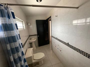 Venta de Casa en Zacatecas, Colinas del Padre, Tu próximo hogar renovado, con protecciones y alarma, 3 habitaciones, 1 Estudio-Gimnasio, 1 oficina, 2 