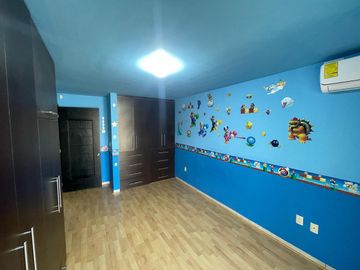 Venta de Casa en Zacatecas, Colinas del Padre, Tu próximo hogar renovado, con protecciones y alarma, 3 habitaciones, 1 Estudio-Gimnasio, 1 oficina, 2 