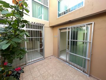 Venta de Casa en Zacatecas, Colinas del Padre, Tu próximo hogar renovado, con protecciones y alarma, 3 habitaciones, 1 Estudio-Gimnasio, 1 oficina, 2 