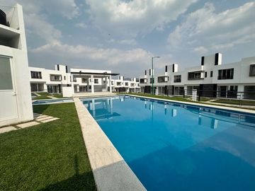 VENTA DE CASA CON ALBERCA EN EL CENTRO DE JIUTEPEC