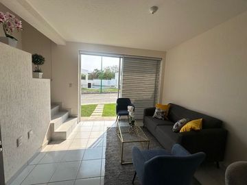 VENTA DE CASA CON ALBERCA EN EL CENTRO DE JIUTEPEC