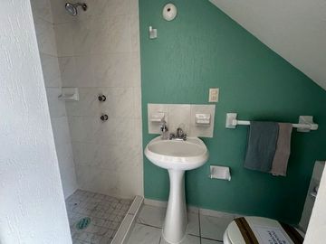 VENTA DE CASA CON ALBERCA EN EL CENTRO DE JIUTEPEC
