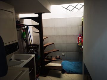 Venta Hermosa y amplia casa, con parque y rio!