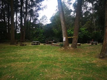 Venta Hermosa y amplia casa, con parque y rio!