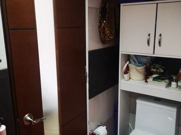 Venta Hermosa y amplia casa, con parque y rio!