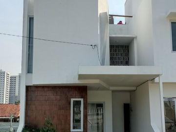 PROMO 10 JUTA ALL IN RUMAH CIPUTAT 1,7 KM TOL PONDOK AREN DAN 1,4 STASIUN JURANGMANGU