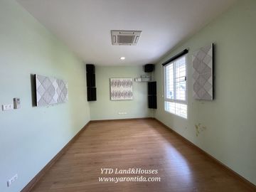 House for sale in Soi Bearing 58/6, price 21,800,000 Baht